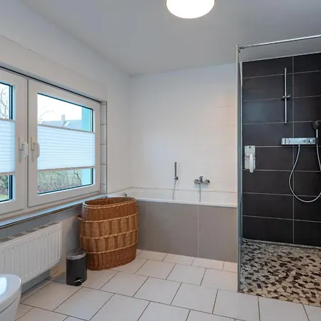 Maria 6 Schlafzimmer & Sauna Koserow