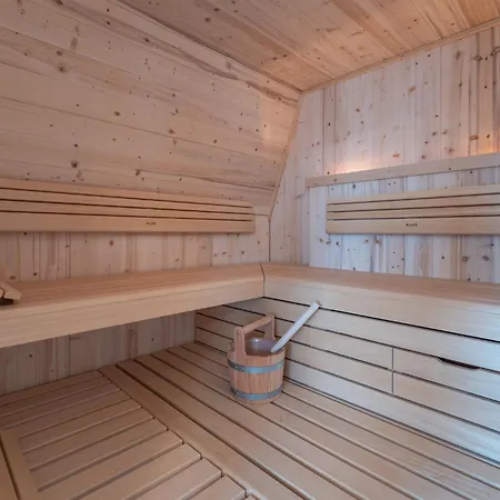 Maria 6 Schlafzimmer & Sauna * Koserow